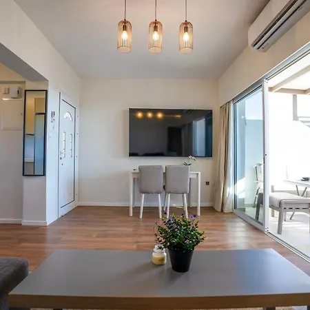 250m To - Private Hot Tub - 2 Terraces - Bbq *