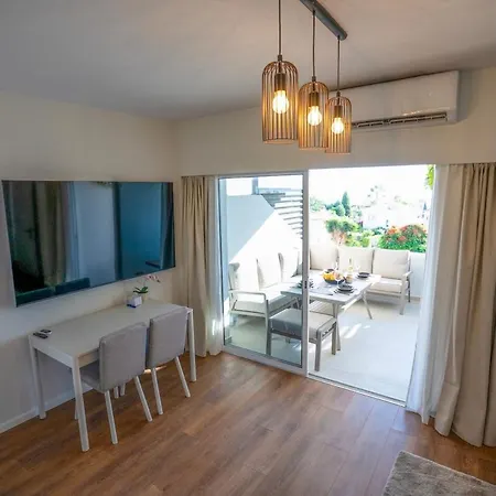 250m To - Private Hot Tub - 2 Terraces - Bbq Paphos